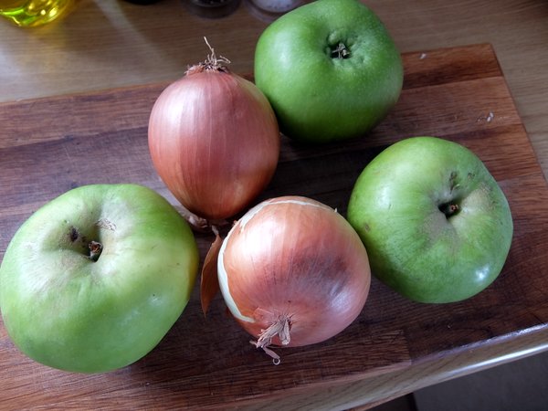 Make Apple and Onion Chutney