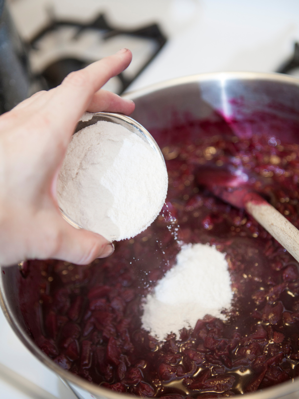 Adding pectin to jam